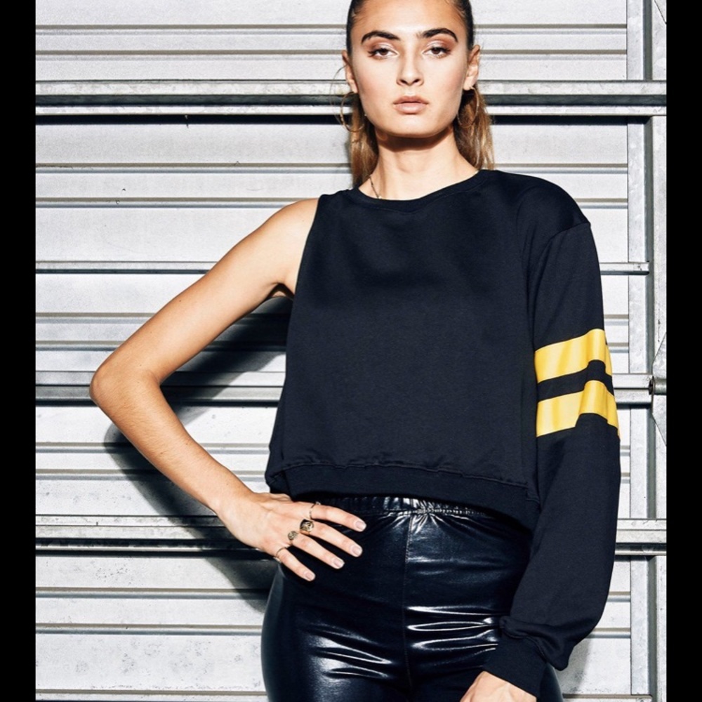 Half Sleeveless Sweater - Picture 1 of 6